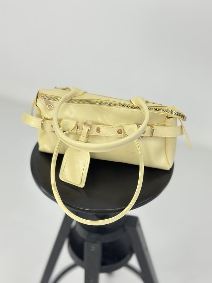 Sarı Kadın El ve Omuz Çantası – Kemer Detaylı, Fermuarlı, Günlük & Şık