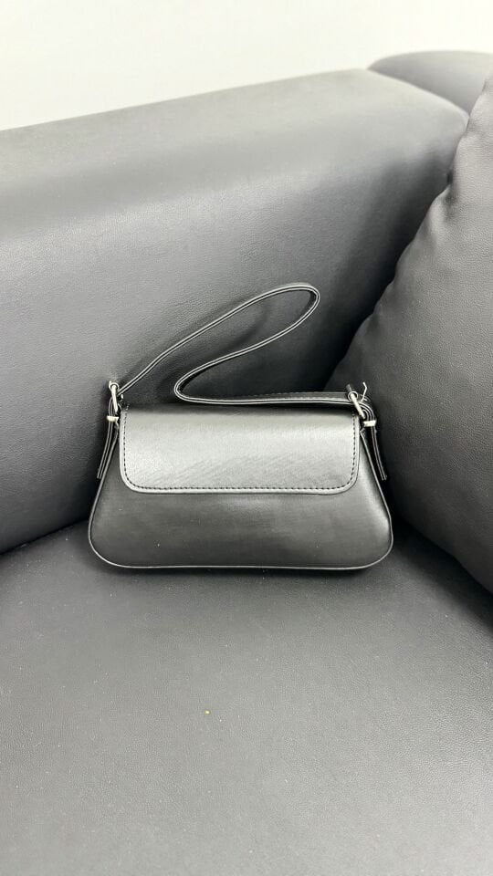 Siyah Minimal Kapaklı Omuz ve Çapraz Askılı Kadın Çanta