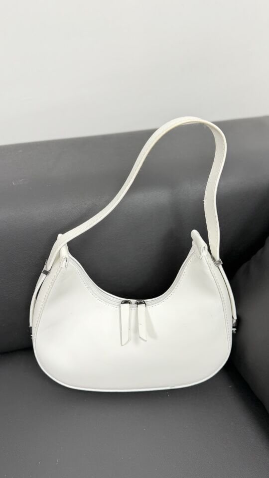Beyaz Kadın Mini Omuz Çantası – Günlük & Şık Tasarım