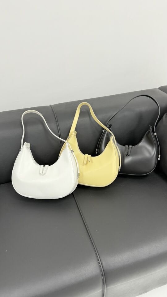 Beyaz Kadın Mini Omuz Çantası – Günlük & Şık Tasarım