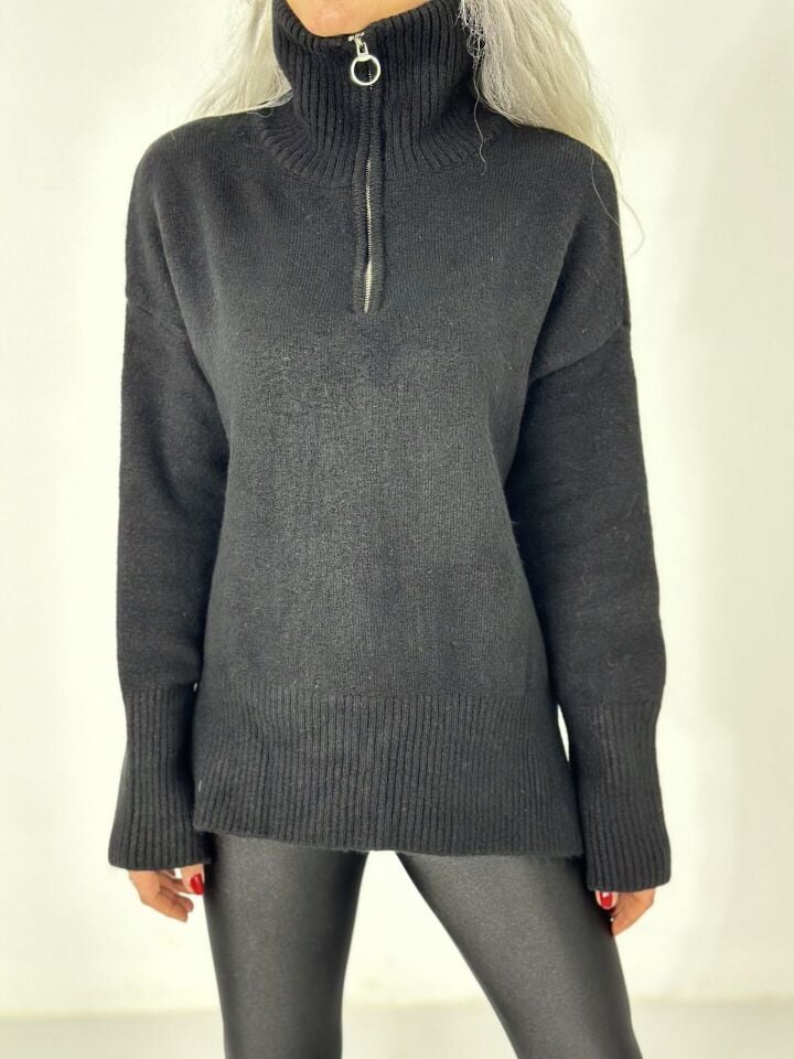 Siyah Yarım Fermuarlı Kalın Kazak