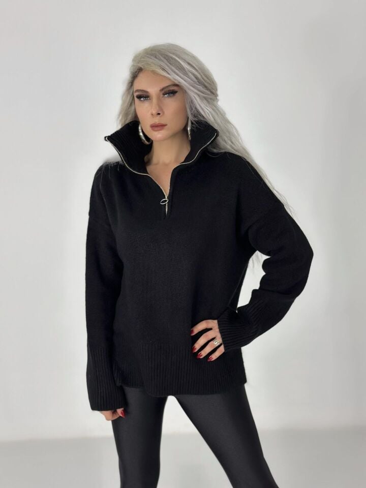 Siyah Yarım Fermuarlı Kalın Kazak